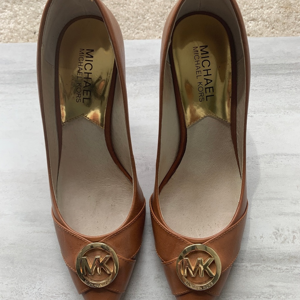 Designer Pump pointed toe